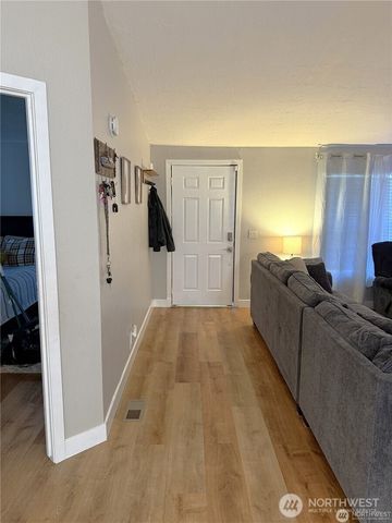 525 Grand Fir Drive, Enumclaw, WA 98022