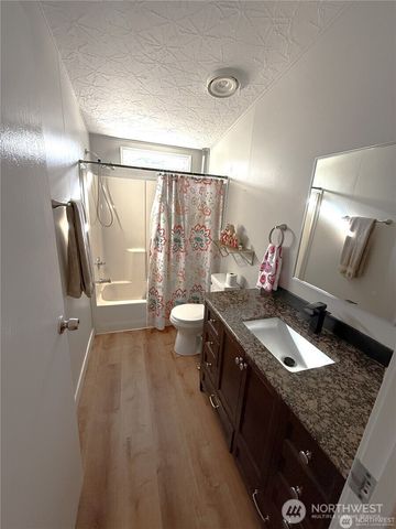 525 Grand Fir Drive, Enumclaw, WA 98022