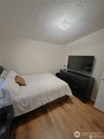 525 Grand Fir Drive, Enumclaw, WA 98022