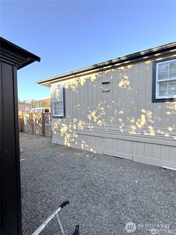 525 Grand Fir Drive, Enumclaw, WA 98022