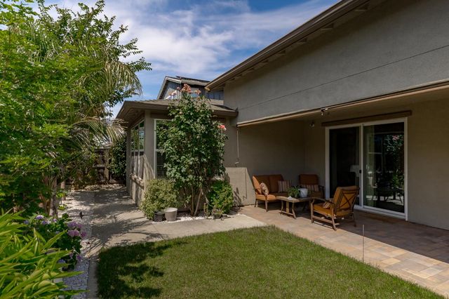 5025 Chico Dr, Roseville, CA 95747