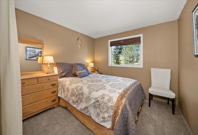 1415 W Viewmont Rd, Spokane, WA 99224