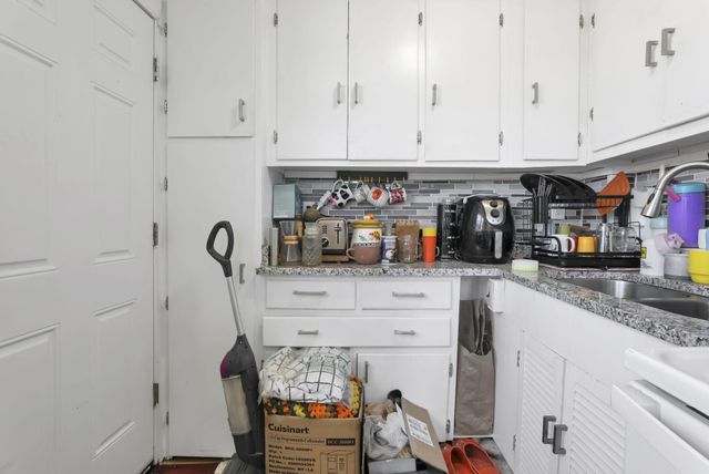 2407 Summit Street, Columbus, OH 43202