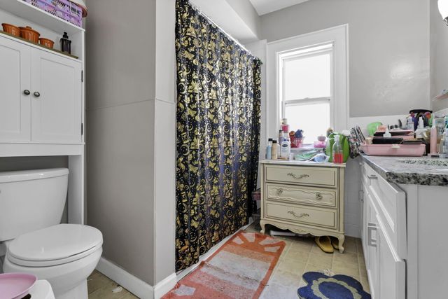 2407 Summit Street, Columbus, OH 43202