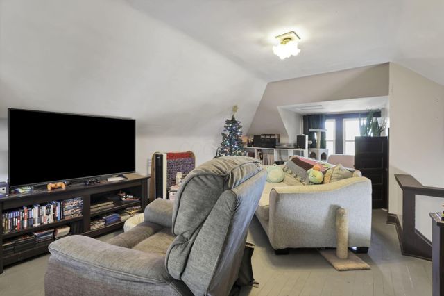 2407 Summit Street, Columbus, OH 43202