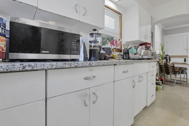 2407 Summit Street, Columbus, OH 43202