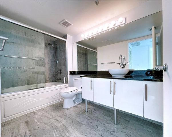 31 SE 5th St 2307, Miami, FL 33131
