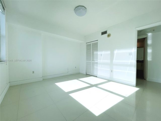 31 SE 5th St 2307, Miami, FL 33131