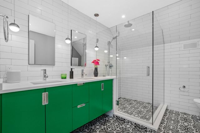 156-160 Highland St 156, Boston, MA 02119