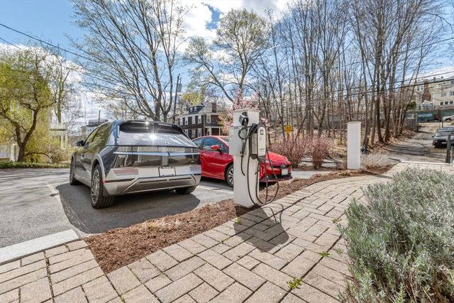 156-160 Highland St 156, Boston, MA 02119