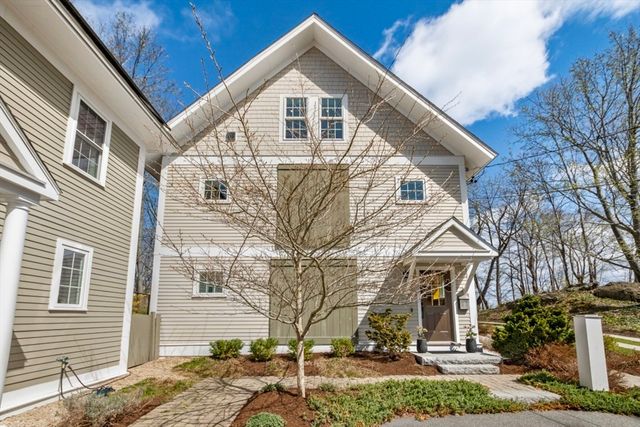 156-160 Highland St 156, Boston, MA 02119