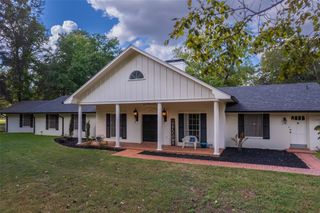 1010 S Williams Avenue, Mt Pleasant, TX 75455