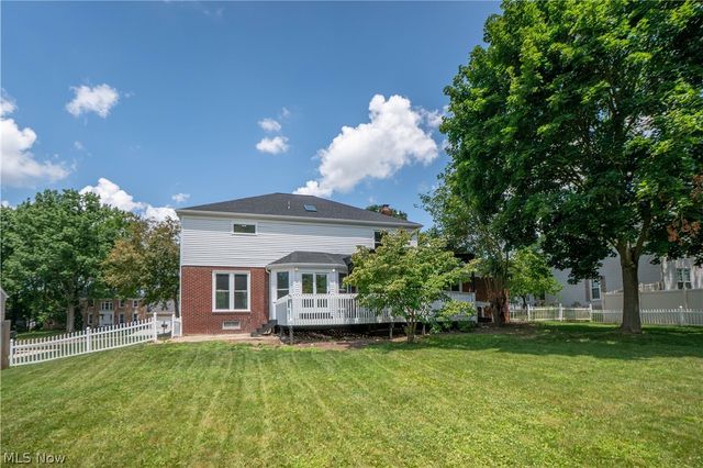 2888 Saint Albans Circle NW, North Canton, OH 44720