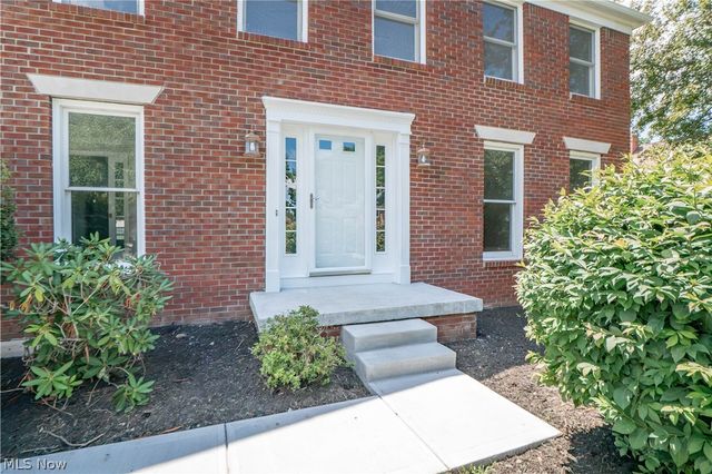 2888 Saint Albans Circle NW, North Canton, OH 44720