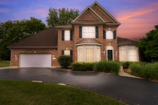 4308 Royal Windyne Court, St. Charles, IL 60174
