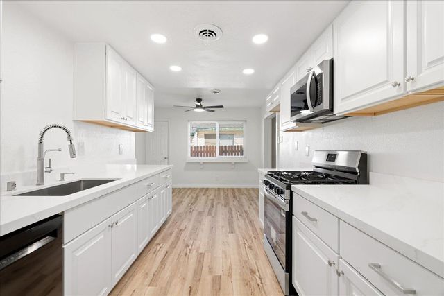 774 April Ln, Yuba City, CA 95991