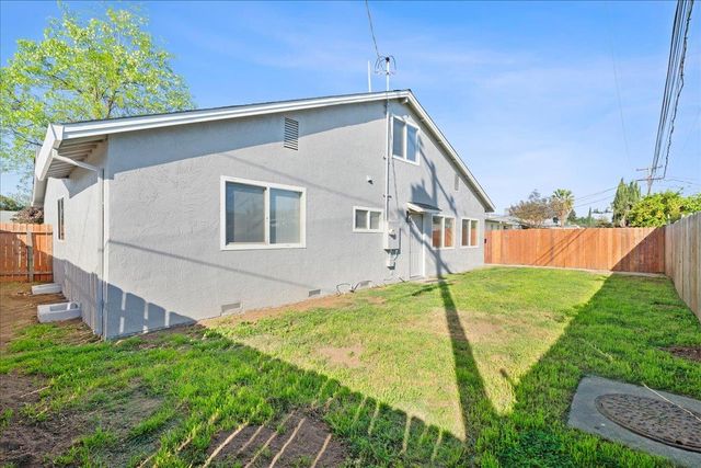 774 April Ln, Yuba City, CA 95991