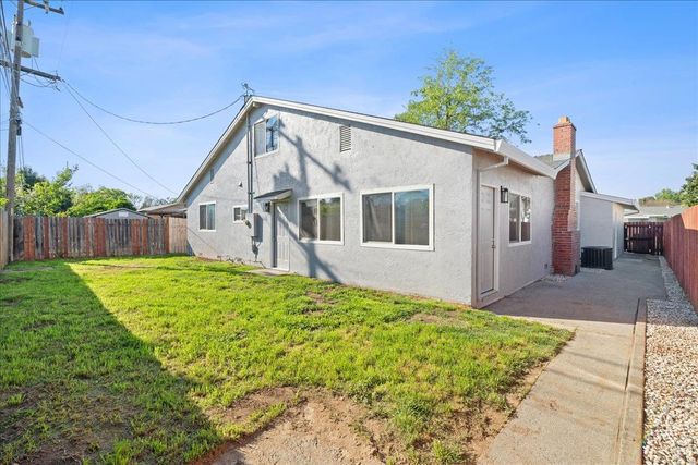 774 April Ln, Yuba City, CA 95991