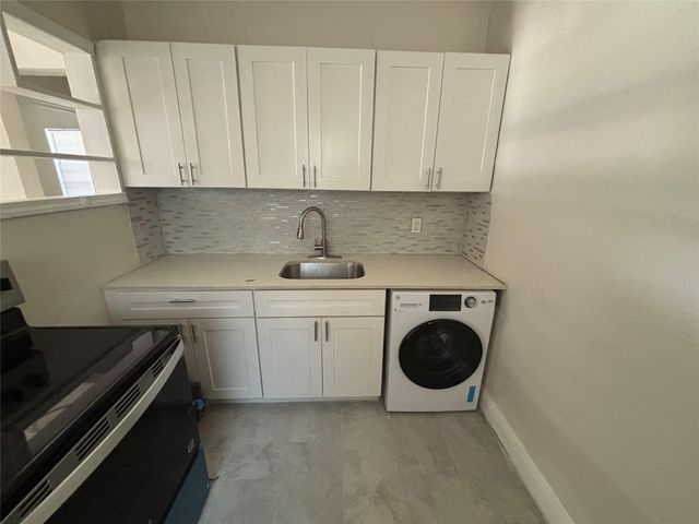 771 NW 52nd St, Miami, FL 33127