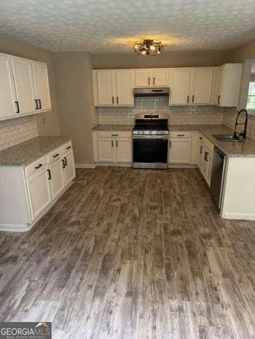 528 Lazy River Lane, Woodstock, GA 30188