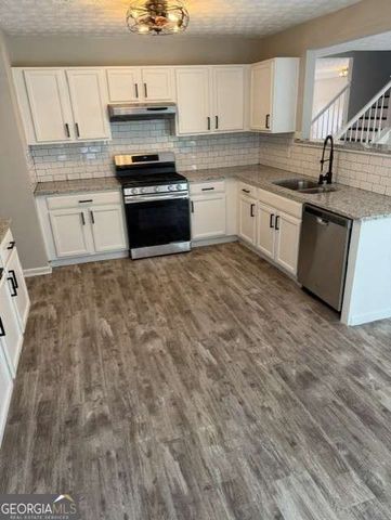 528 Lazy River Lane, Woodstock, GA 30188