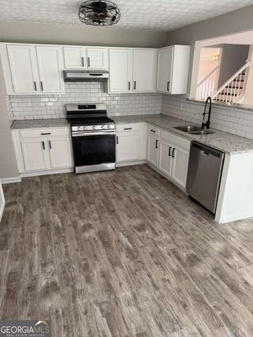 528 Lazy River Lane, Woodstock, GA 30188