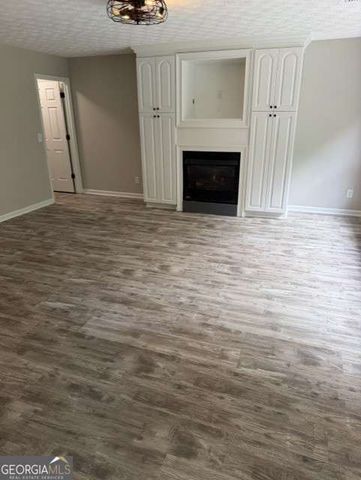 528 Lazy River Lane, Woodstock, GA 30188