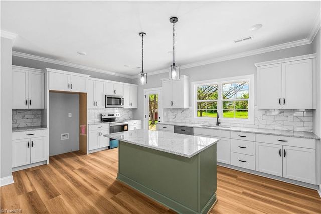 109 Hickory Street, Yadkinville, NC 27055