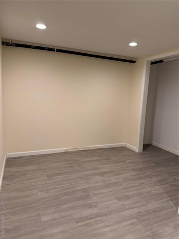 660 S 10th Street, New Hyde Park, NY 11040