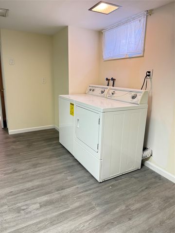 660 S 10th Street, New Hyde Park, NY 11040