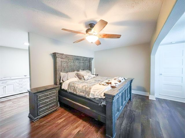 11210 Amber Park Drive, Conroe, TX 77303
