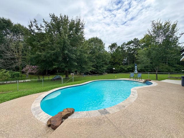 11210 Amber Park Drive, Conroe, TX 77303