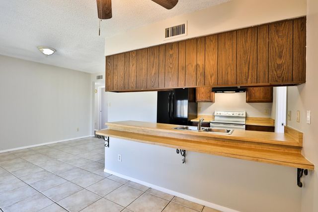 2114 E Dragoon Avenue, Mesa, AZ 85204