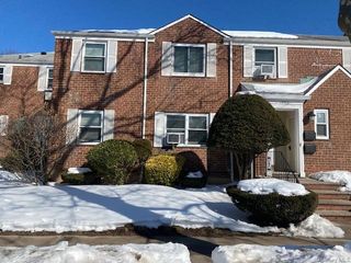 73-61 255th Street 1st fl, Glen Oaks, NY 11004