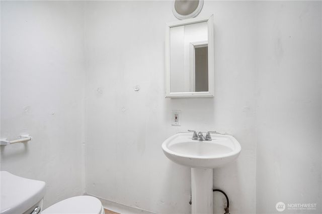 3718 E J ST, Tacoma, WA 98404