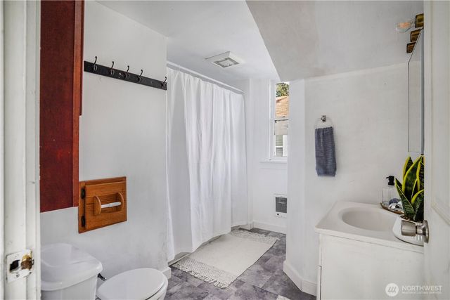 3718 E J ST, Tacoma, WA 98404