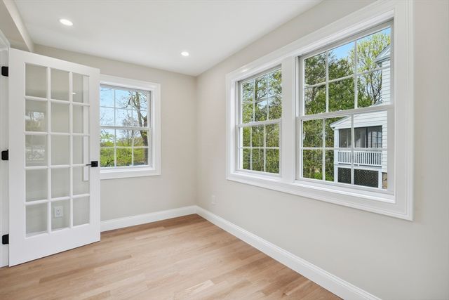 9 Richard Rd, Lexington, MA 02421
