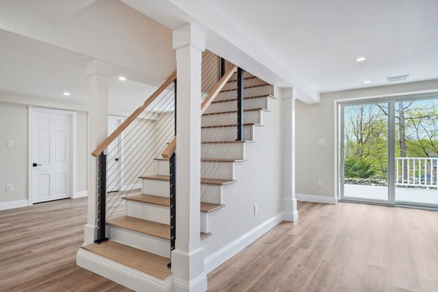 9 Richard Rd, Lexington, MA 02421