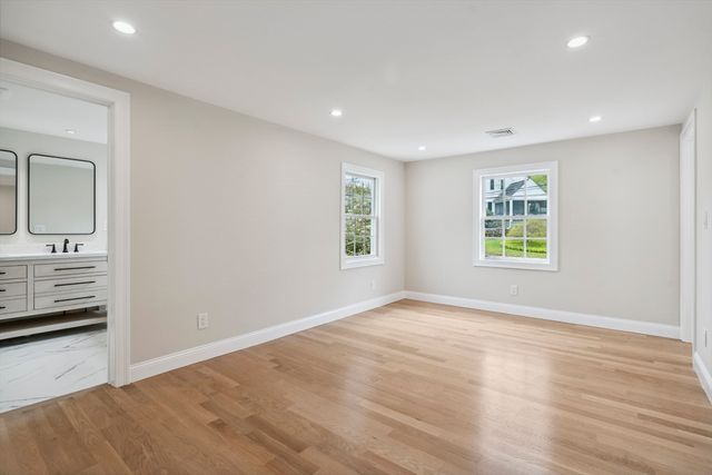 9 Richard Rd, Lexington, MA 02421