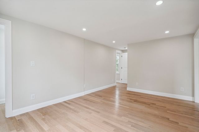 9 Richard Rd, Lexington, MA 02421