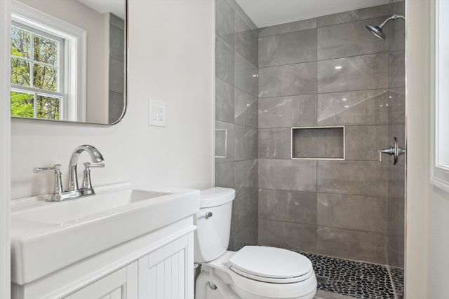 9 Richard Rd, Lexington, MA 02421