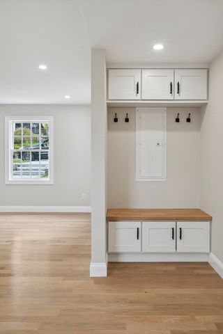 9 Richard Rd, Lexington, MA 02421