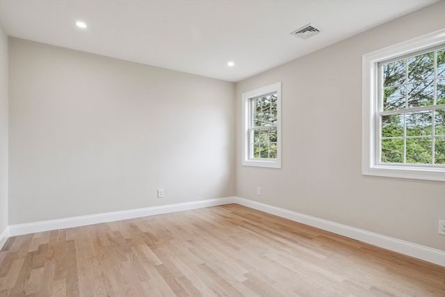 9 Richard Rd, Lexington, MA 02421