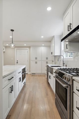 9 Richard Rd, Lexington, MA 02421