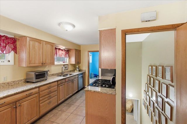 11 Wealthy Avenue, South Burlington, VT 05403