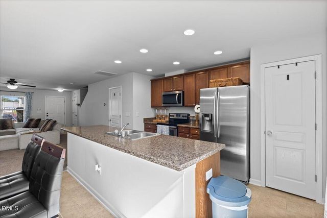 100 Stratford Lakes Drive Unit 384, Durham, NC 27713