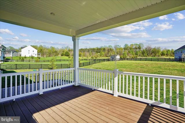 8016 INTERNATIONAL DR, Warrenton, VA 20187