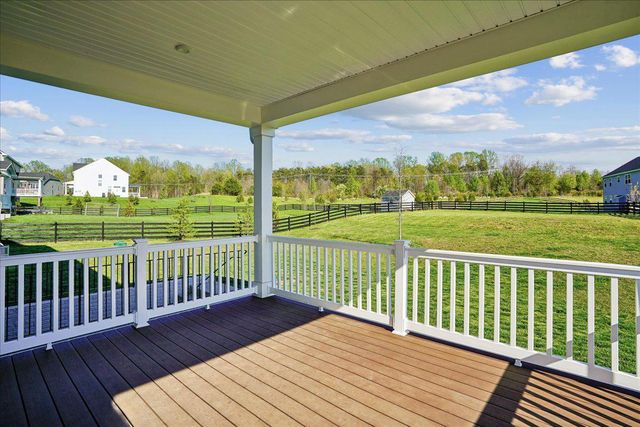 8016 INTERNATIONAL DR, Warrenton, VA 20187