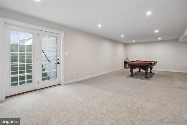 8016 INTERNATIONAL DR, Warrenton, VA 20187