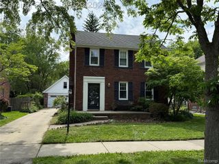 889 Rivard Boulevard, Grosse Pointe, MI 48230